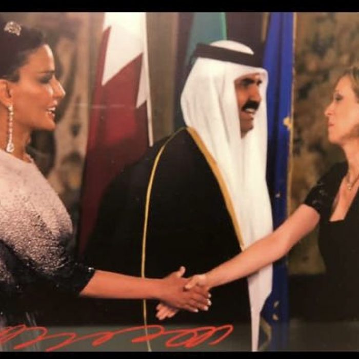 Sheikha Mozah bint Nasser Al-Missned, moglie di Hamad bin Khalifa Al-Thani, Emiro del Qatar dal 1995 al 2013, Palma Libotte - Presidente della Camera di commercio Italiana in Qatar, e l'Emiro Hamad bin Khalifa al-Thani